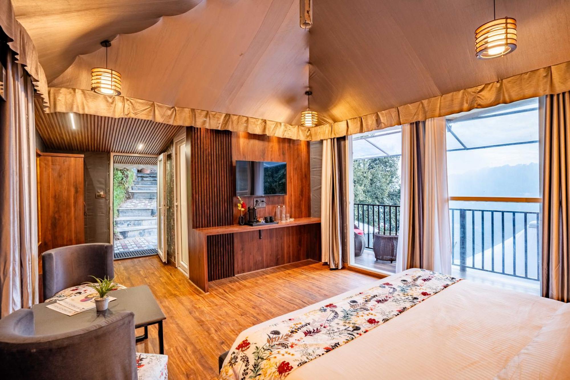 The Whispering Oaks Hotel Нейнитал Екстериор снимка