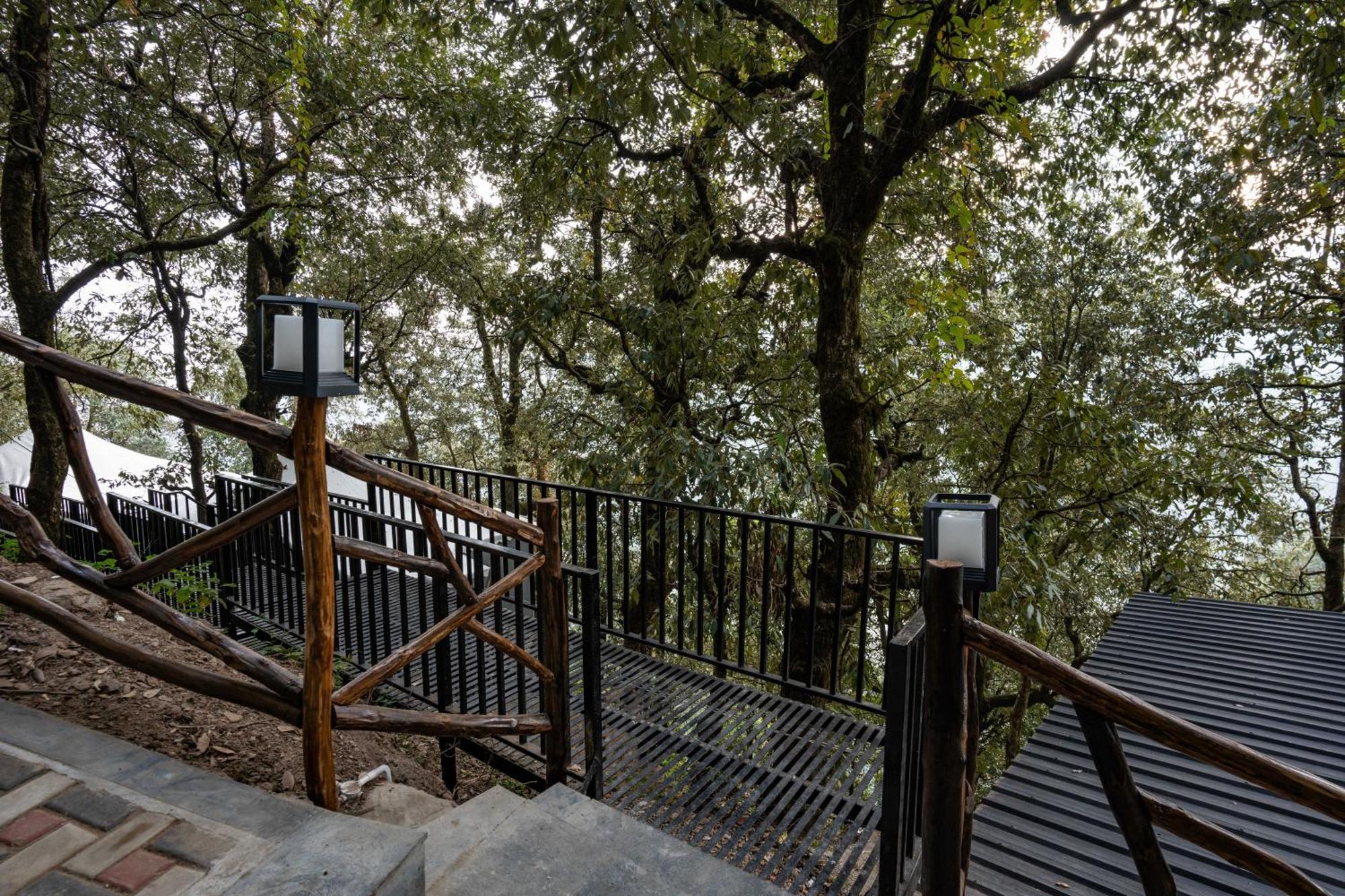 The Whispering Oaks Hotel Нейнитал Екстериор снимка
